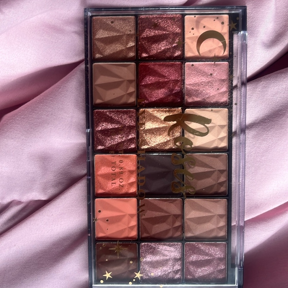 Rose eye shadow pallet